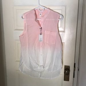 Gap sleeveless top